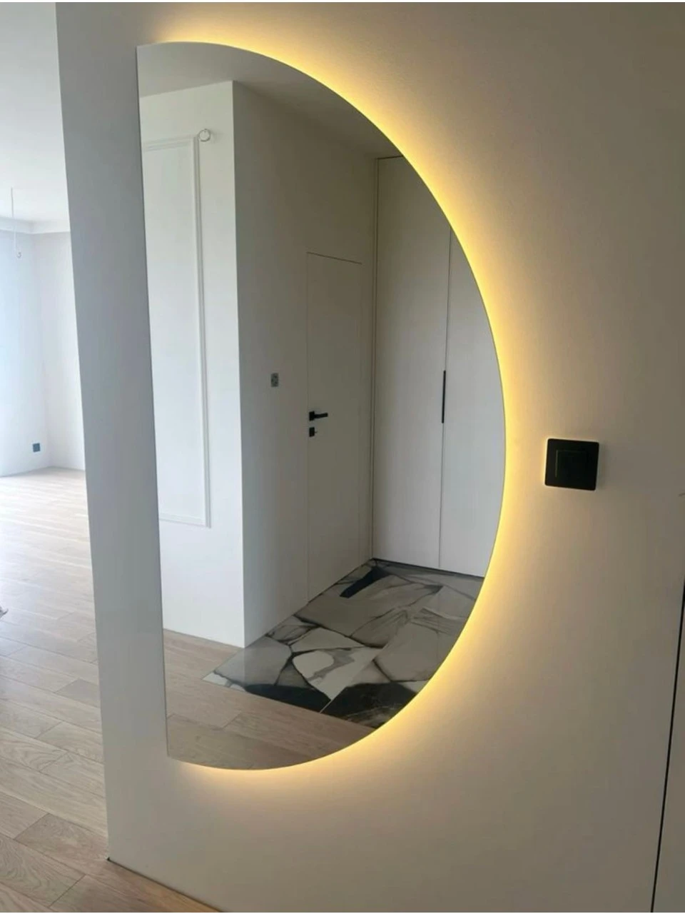 D MODEL LEDLİ ÇERÇEVESİZ AYNA